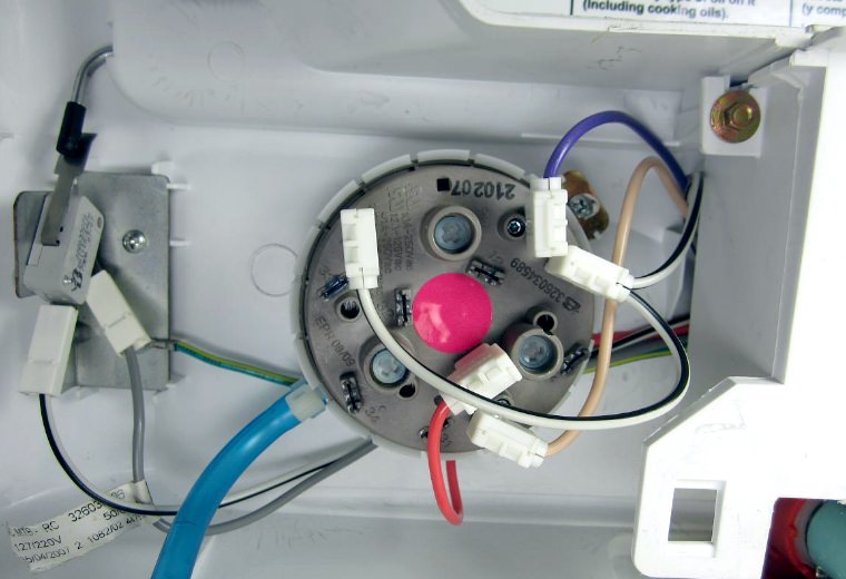Замена датчика воды в стиральной машине ASCOLI